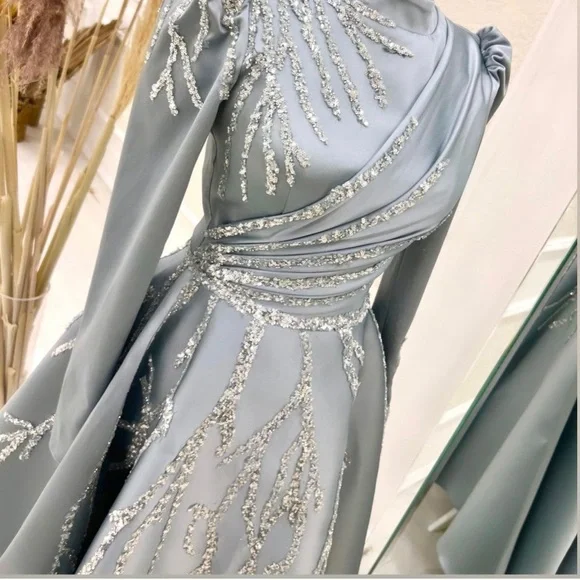 Long sleeve dress - Picture 2 of 4